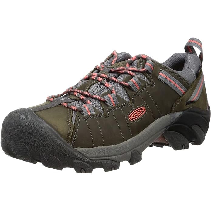 The KEEN Women's Targhee 2 Low Height Waterproof Hiking Shoes are designed for women who enjoy outdoor adventures. These shoes feature a low-cut design that provides ankle support and freedom of movement. The waterproof leather and mesh upper keeps your feet dry and comfortable in all types of weather conditions.