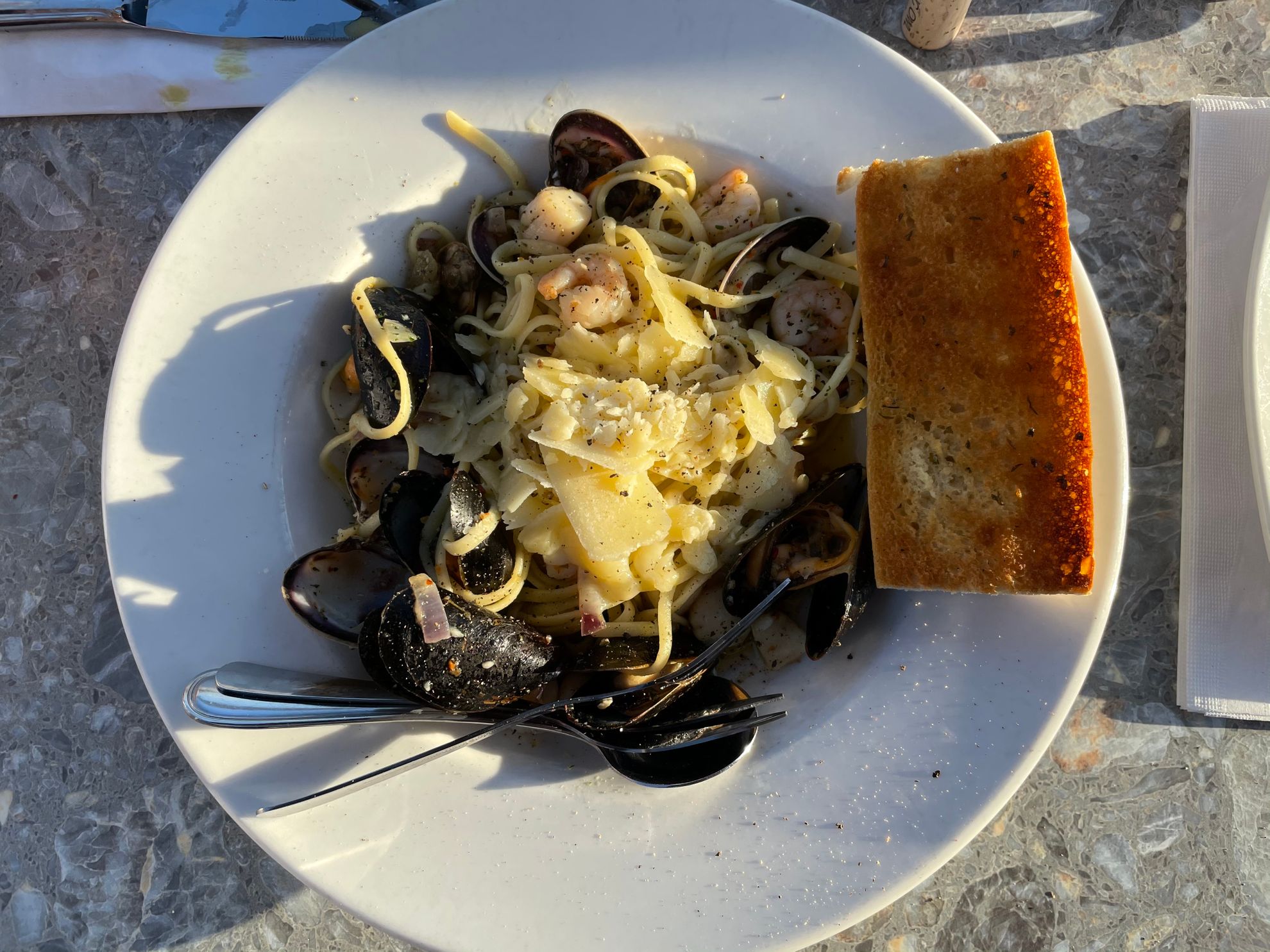 1 Ocean Medley Linguini