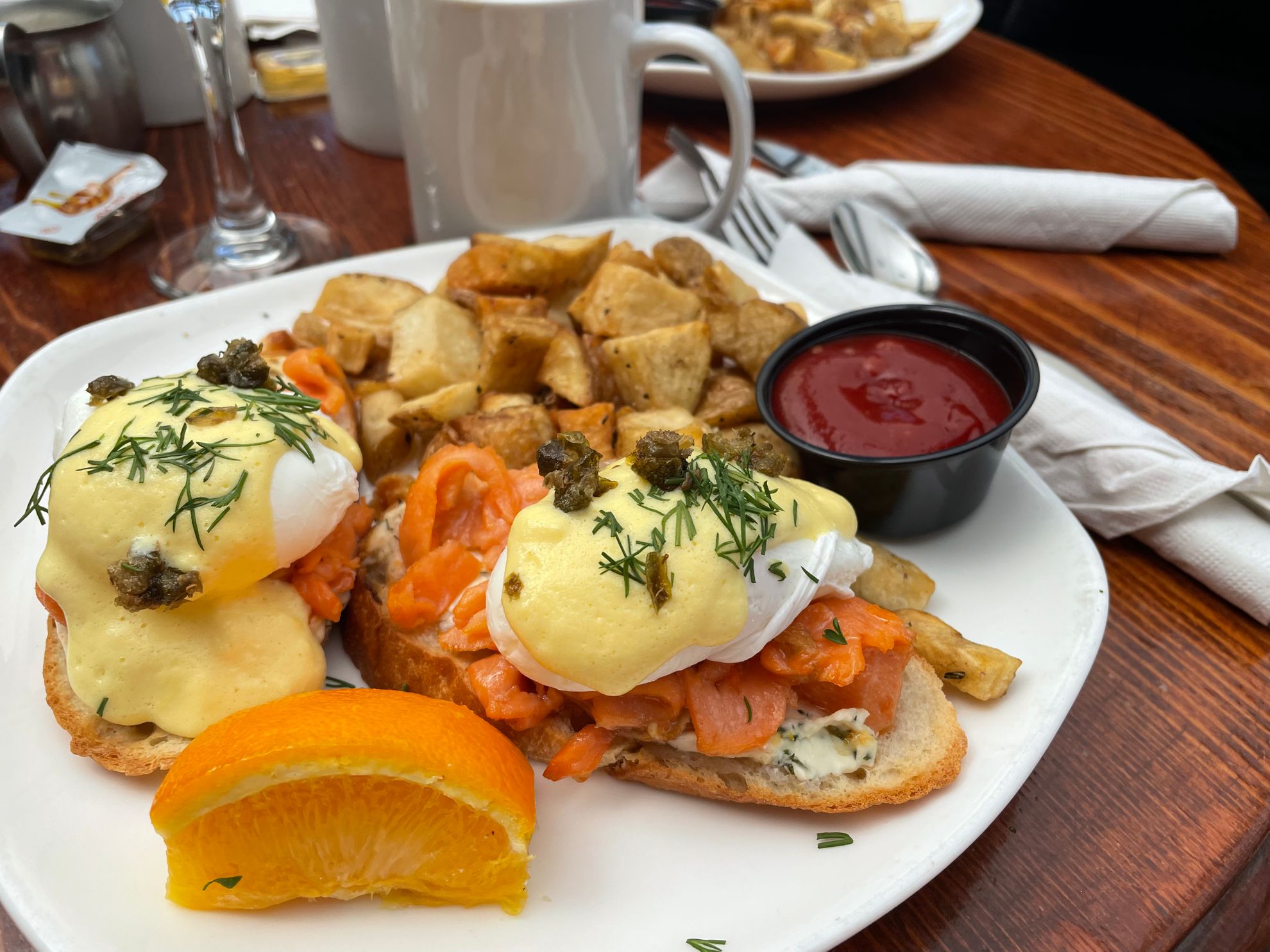 Review: Flying Beaver Bar & Grill, Smoked Salmon Benny