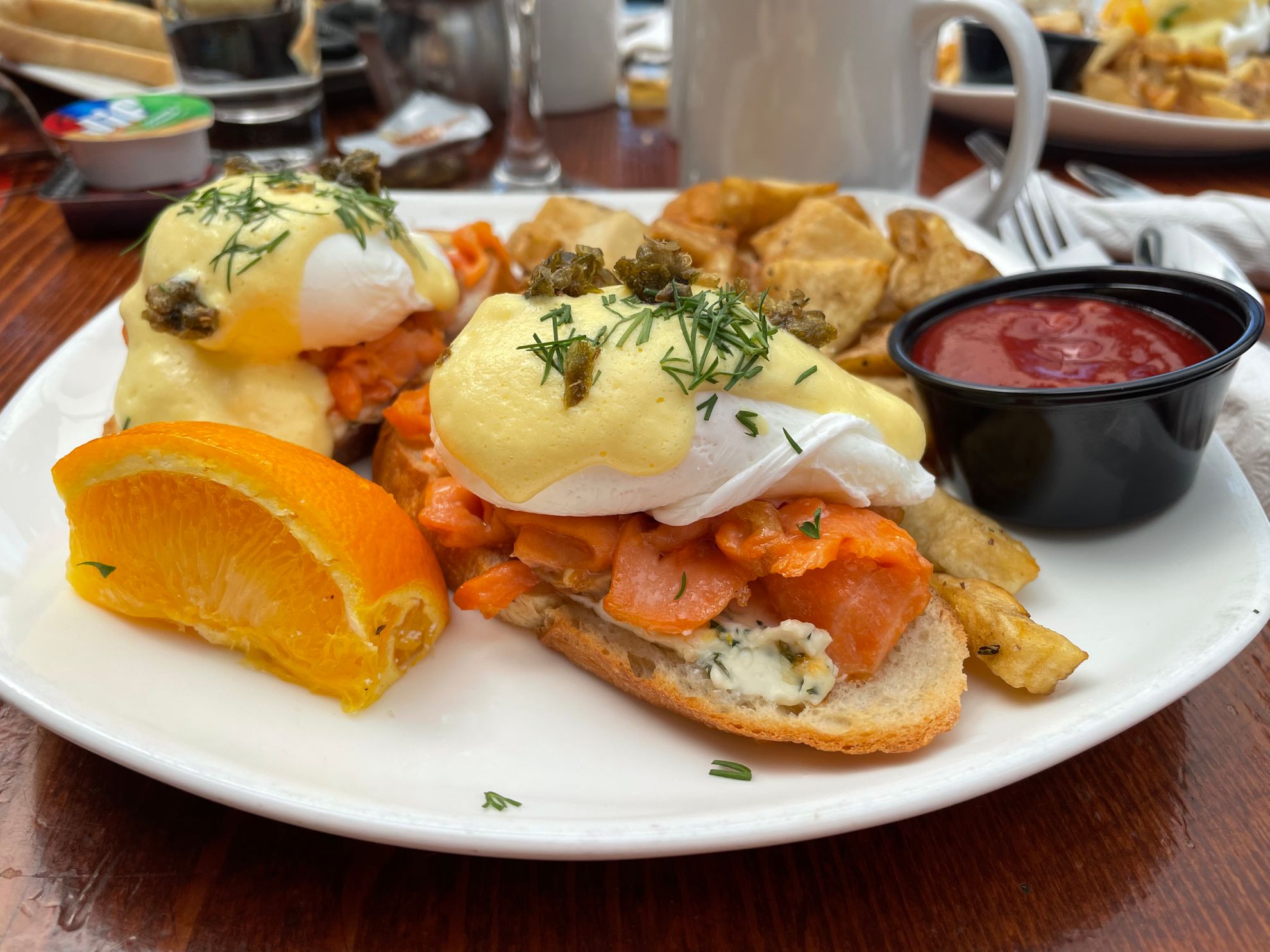 Review: Flying Beaver Bar & Grill, Smoked Salmon Benny