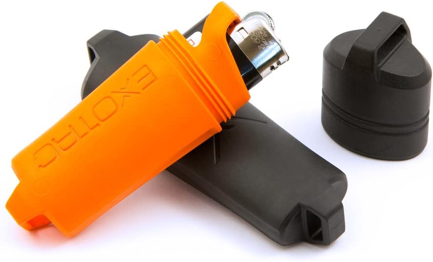 No longer will damp conditions hinder your fire-making abilities. The fire sleeve's impeccable design ensures that even if your lighter gets wet, you won't have to wait for hours for it to dry out. Its snug fit provides complete protection and security, making it effortlessly attachable to your backpack or pack. Say goodbye to the annoyance of constantly searching for your lighter! Moreover, with the fire sleeve, you can conveniently light your fire without the need to keep the gas button depressed for an extended period, sparing you the discomfort of the sizzling heat on your thumb.