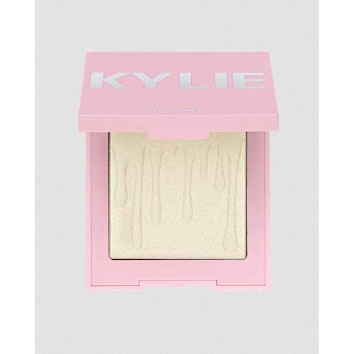 The Kylie Cosmetics Kylighter single is your secret weapon to create the perfect Kylie glow. Each Kylighter single comes with 1 pressed illuminating powder highlighter that can be used to recreate Kylies favorite looks