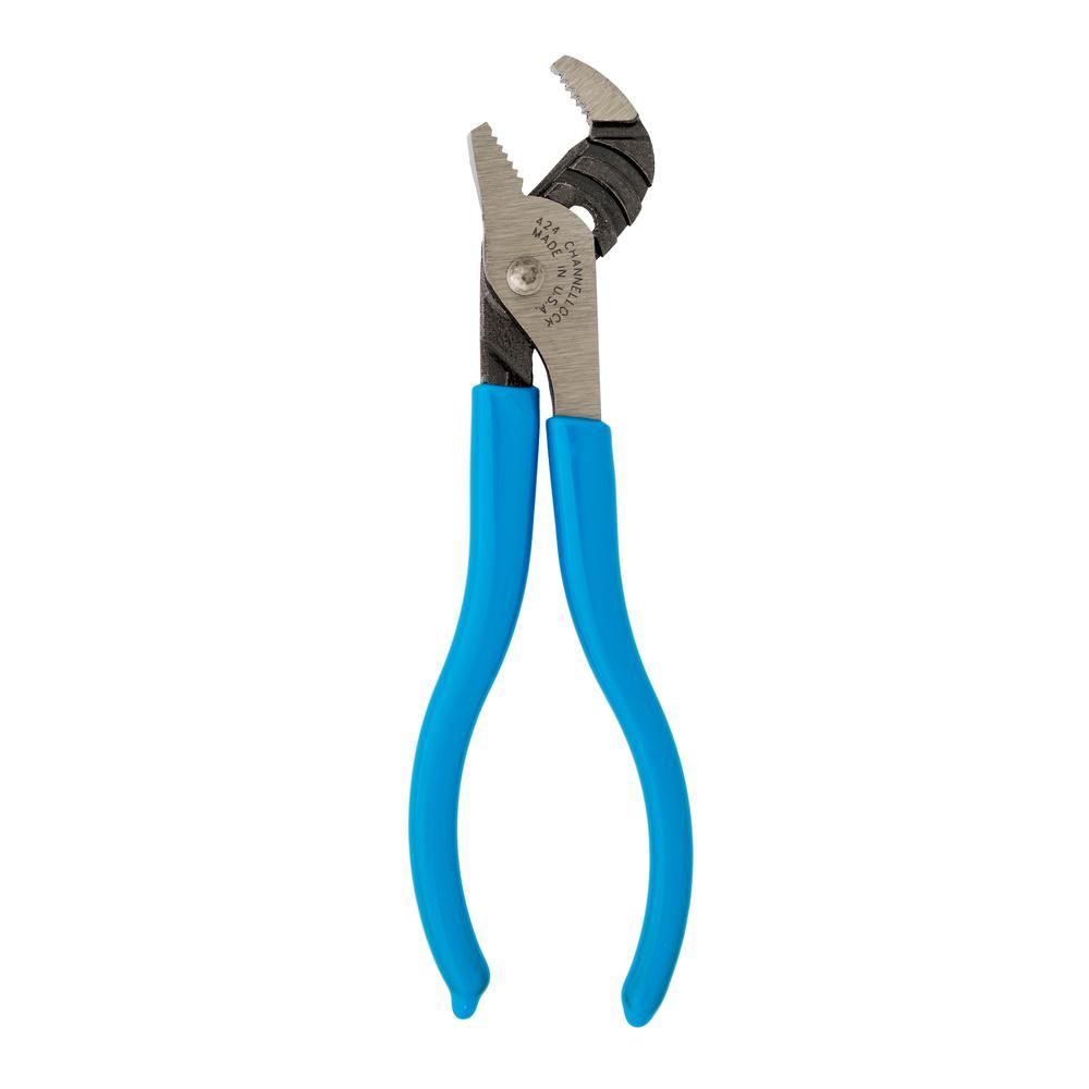 At 4.50 in length, the 424 is the smallest Straight Jaw in the CHANNELLOCK Tongue and Groove family and can be easily and conveniently transported in a pocket or small tool bag. Pliers are Made in USA and forged from high carbon steel that is specially coated for ultimate rust prevention.