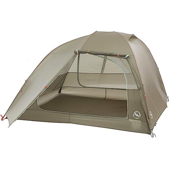 The Big Agnes Copper Spur HV UL is a popular ultralight backpacking tent that is designed to withstand rugged conditions while remaining lightweight and easy to set up. The tent is widely regarded by hikers and backpackers as a reliable camping option due to its minimalist design, durability, and lightweight construction.
One of the standout featur