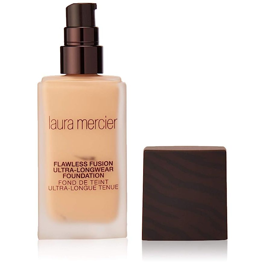 Laura Mercier Flawless Fusion Ultra-Longwear Foundation - Ecru is also enriched with antioxidants and hydrating actives to keep your skin healthy and nourished, without feeling too heavy or greasy. It is suitable for all skin types and even those with sensitive skin.