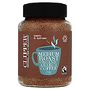 Clipper Fairtrade Organic Instant Medium Roast Arabica Coffee is a top-tier instant coffee made from the best Arabica beans, carefully selected from Fairtrade certified producers. It holds the organic certification, ensuring that it is cultivated and processed without the use of harmful synthetic fertilizers and pesticides.