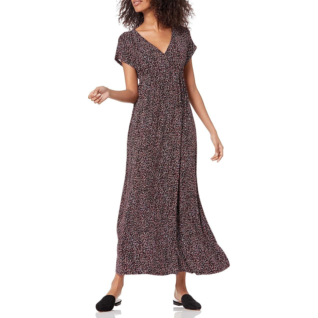 The Women's Waisted Maxi Dress comes in a variety of colors and prints, catering to different style preferences. Whether you prefer a vibrant floral pattern or a sophisticated solid color, there is an option to suit every taste. The dress is designed with versatility in mind, making it suitable for various occasions, from casual day outings to evening events.