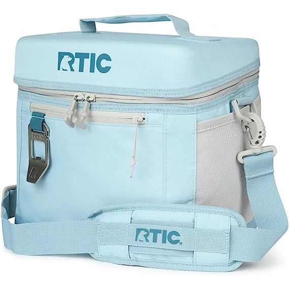 The RTIC Everyday cooler is the ultimate companion for all your adventures. Whether you're heading to the beach, going camping, or simply enjoying a picnic in the park, this insulated cooler will keep your food and drinks cool and refreshing throughout the day. Its closed foam insulation ensures that your items stay cold and fresh, while the roomy 