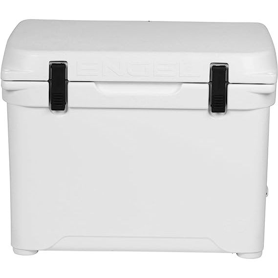 Introducing our exceptional ice chest that offers the best ice retention and overall performance available on the market. Designed to keep your ice frozen for up to an impressive 10 days, this ice chest will never disappoint.