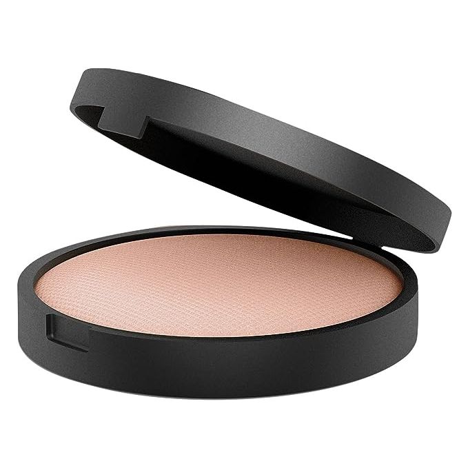 INIKA is a renowned brand in the world of vegan and non-toxic beauty. They offer a wide variety of products that cater to those who want high-quality cosmetics without compromising their health or values. One of their standout products is the INIKA Baked Mineral Illuminisor, specifically the Starlight shade.