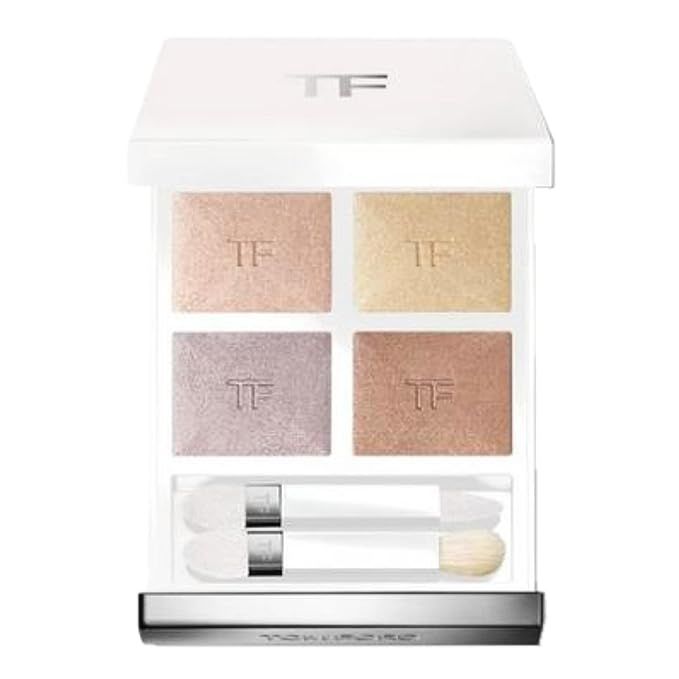 Experience the epitome of elegance with the Tom Ford Soleil Eye Color Quad in 02 Chalet Lust. This limited edition palette epitomizes high-end beauty with its array of four luxurious eyeshadows, each more enchanting than the last.