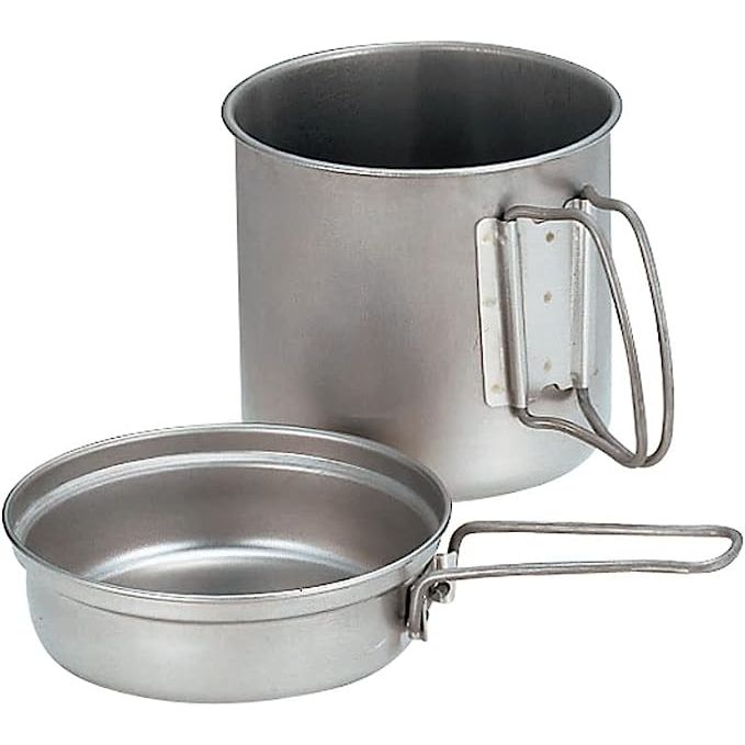 The Snow Peak Trek Japanese Titanium Pot is designed with convenience in mind. It comes with a tight-fitting lid that retains heat, ensuring your food cooks evenly and quickly. The pot also features foldable handles that make it easy to handle and store when not in use. Additionally, the handles stay cool, reducing the risk of burns while cooking or pouring. 