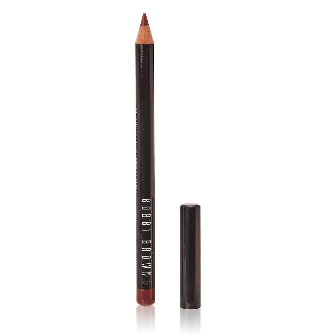 Bobbi Brown Lip Liner offers a reliable and versatile option for those seeking to define their lips and enhance their overall makeup look. Crafted with precision and quality in mind, this lip liner delivers a range of benefits that make it a staple in many beauty routines.