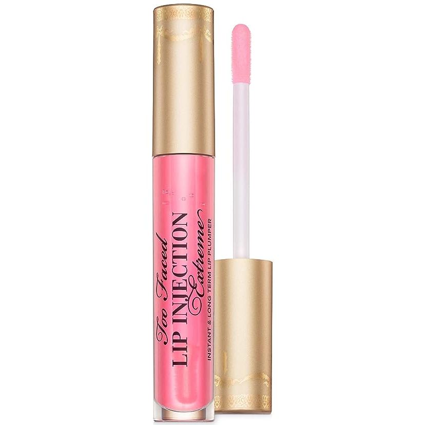 Unlock the secret to lusciously full lips with Too Faced's highly coveted Lip Injection Extreme, now in the irresistible Bubblegum Yum shade! As a standout in the glamour industry, Too Faced extends its premium lip care collection with a product crafted to deliver that sought-after voluminous look, paired with a delightful hint of sugary pink.