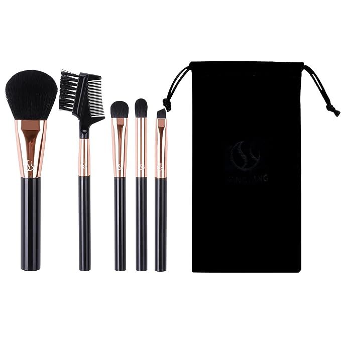 Travel light and stay flawless with our Mini Size Makeup Brushes Set – your ultimate beauty ally on the move. Perfectly sized to fit in your purse or carry-on, these premium brushes ensure that you look your best wherever life takes you.