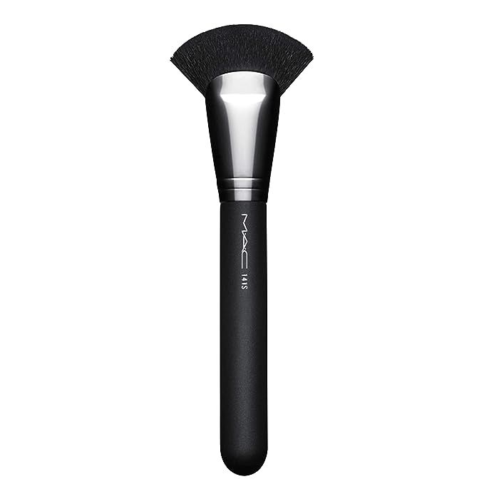 Crafted for excellence, the slender fan-shaped silhouette of the #141S is meticulously designed for the softest touch while applying a variety of makeup textures. Expertly navigate the contours of your face with this brush, perfect for a delicate dusting of highlighter, bronzer, or setting powder. Its specialized structure is tailored for targeted application, ensuring that you achieve the coveted chiseled cheekbones and radiant glow with minimal effort.