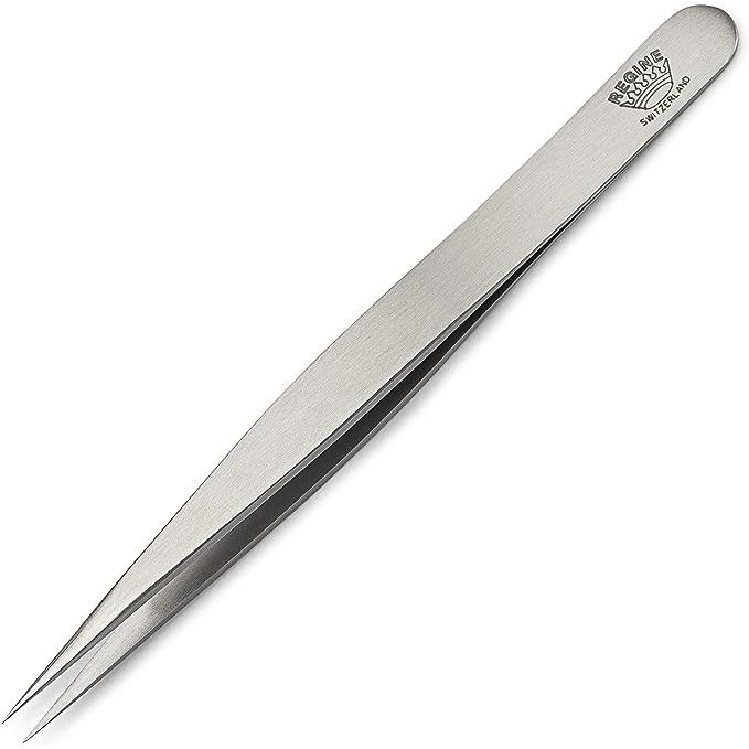 Introducing the Regine Switzerland Splinter Tweezer, a masterfully engineered tool that brings Swiss quality to your fingertips. Precision is paramount when dealing with the delicate task of removing splinters, glass shards, and combating ingrown hairs, and this tweezer is crafted to offer unparalleled accuracy.