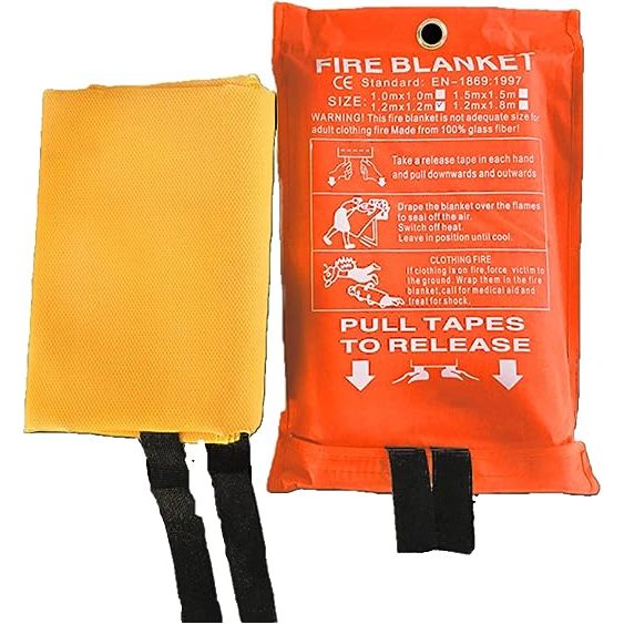 Presenting our revolutionary Fire Blanket - an efficient and clean fire extinguishing solution that is specifically crafted to handle emergency situations. Unlike conventional chemical fire extinguishers, our fire blanket eliminates the hassle of dealing with chalky residue or messy aftermaths after use, ensuring a seamless cleanup process.