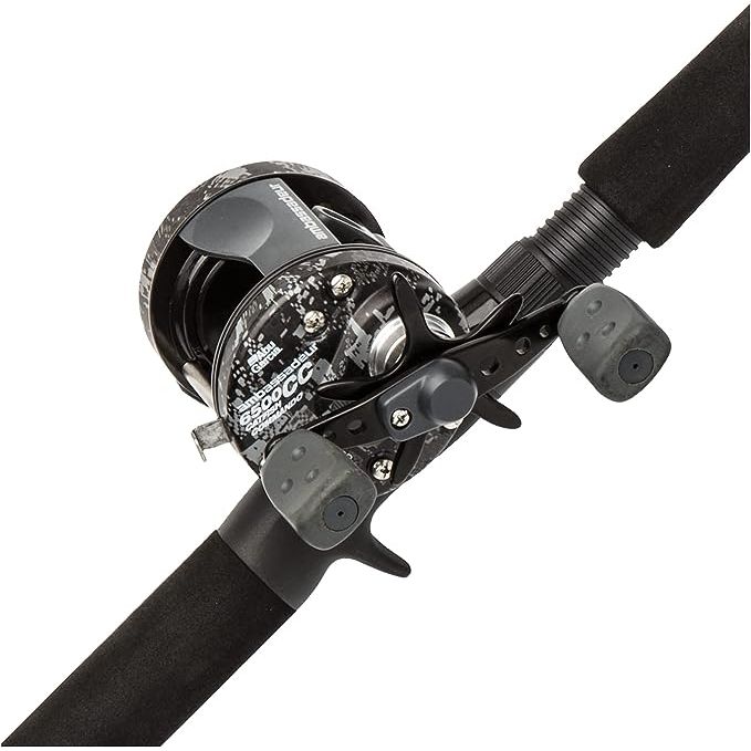 Introducing the Abu Garcia Catfish Commando 7’ Fishing Rod and Reel Baitcast Combo, a perfect companion for your next fishing adventure. Equipped with a synchronized level wind system, this combo ensures even line lay and a smooth retrieve, making it a true game-changer.