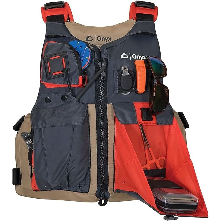 Experience ultimate comfort and functionality with our low-profile, paddle-specific foam design. This innovative feature ensures a secure and comfortable fit, allowing you to fully focus on your water activities. With six adjustable straps, you can easily cinch the vest up for a snug and personalized fit that suits your body shape perfectly.