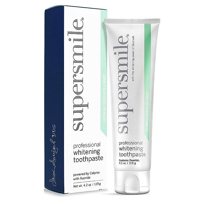 Supersmile Professional Whitening Toothpaste with Fluoride: Powerful Whitening without Sensitivity
When it comes to achieving a bright and healthy smile, many people turn to teeth whitening products. However, a common concern among individuals is tooth sensitivity, which can be exacerbated by certain whitening toothpaste options.