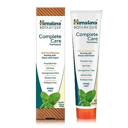 Himalaya Botanique's Simply Mint toothpaste is a popular oral care product designed to provide complete care for your teeth and gums. With its unique formula, it aims to not only maintain oral hygiene but also contribute to brighter teeth and fresher breath. This toothpaste is available in a convenient 5.29 oz tube.