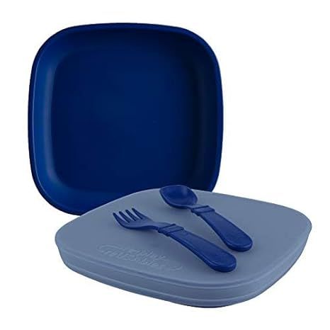Re Play Made in USA Navy Blue 5 Piece Toddler Feeding Set is a complete and eco-friendly solution for your little one's mealtime. This set is specially designed keeping in mind the needs of toddlers and is free from harmful materials like BPA.
The set includes two deep flat plates, a silicone storage lid, and utensils.