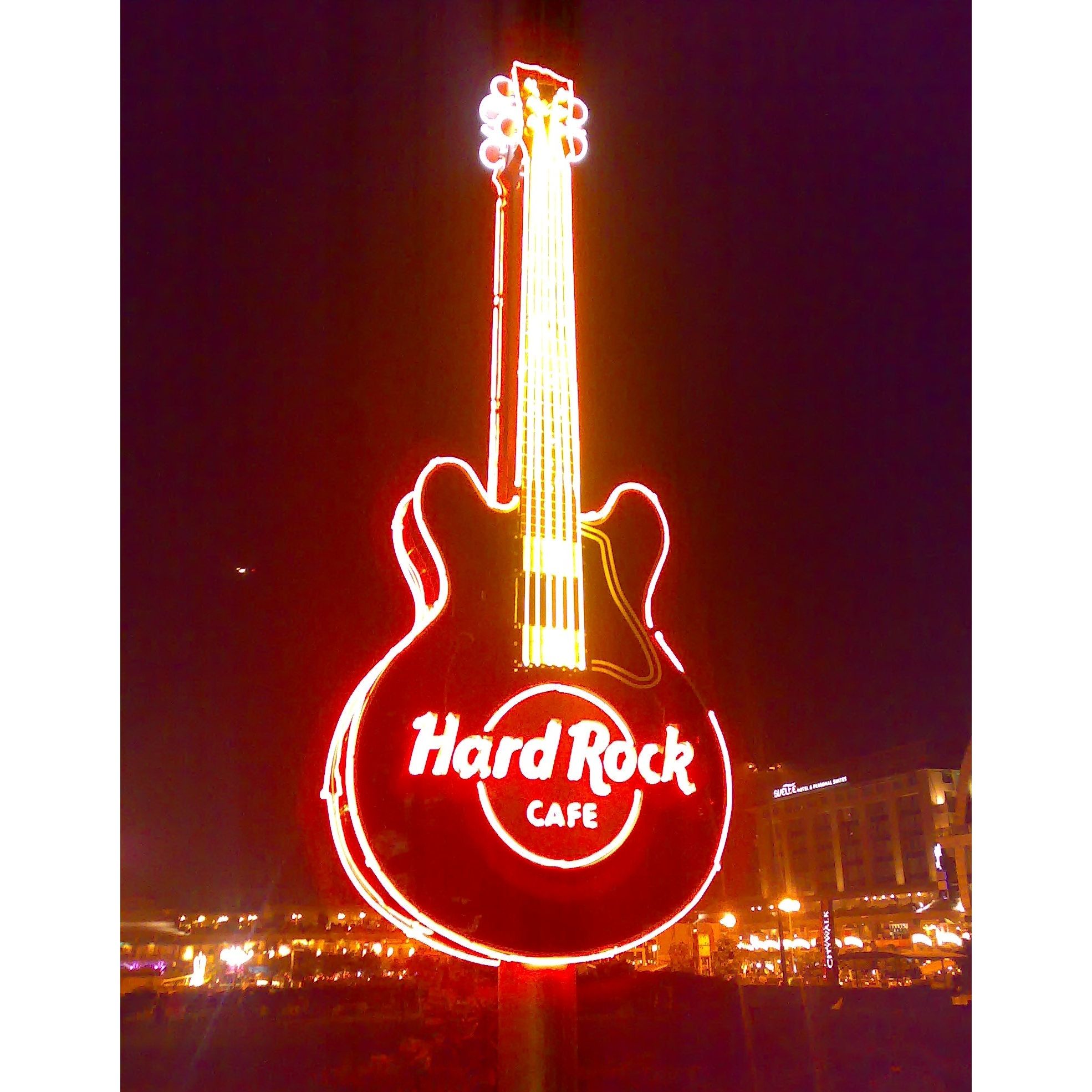 1 Hard Rock Cafe