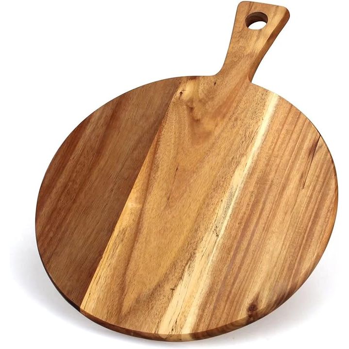 Acacia wood cutting boards are a top choice for many due to their durability and appealing look. These boards are naturally resistant to water and bacteria, ensuring a safe and clean food preparation surface. With its dense wood, these cutting boards are also great for preventing knife marks, giving you a smooth cutting experience every time.
