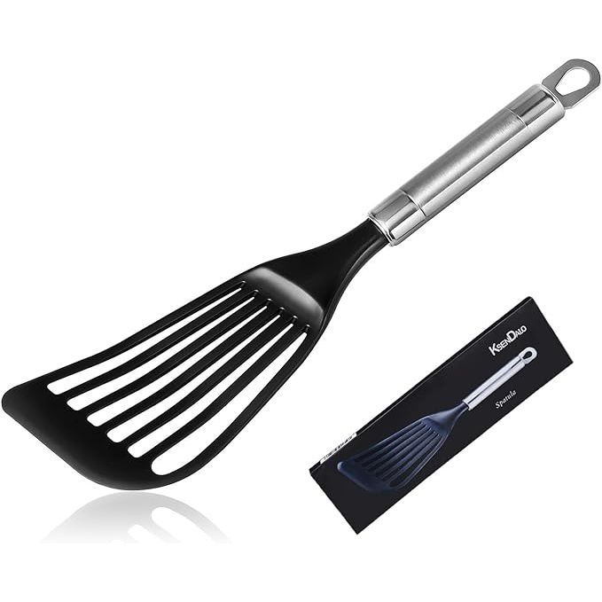 Introducing the Nonstick Fish Spatula, a versatile kitchen essential designed for perfect flipping every time. Made with a firm yet thin nylon blade, this spatula is ideal for delicate crepes and sturdy enough for flipping a variety of foods, from eggs to fish filets.