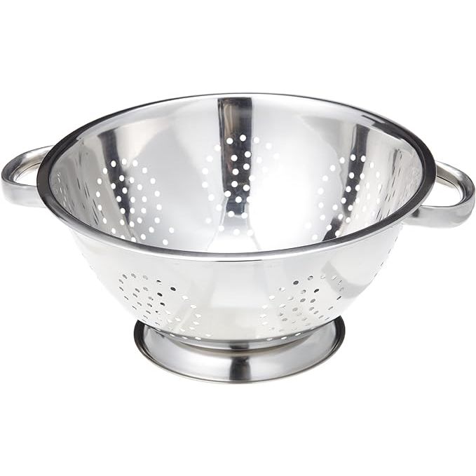 The ExcelSteel Heavy Duty Handles and Self-draining Solid Ring Base Stainless Steel Colander is a versatile kitchen tool designed to help you easily strain, rinse, and drain foods like pasta, vegetables, and fruits. This 5-quart colander is made of high-quality stainless steel, making it durable, long-lasting, and resistant to rust and corrosion.