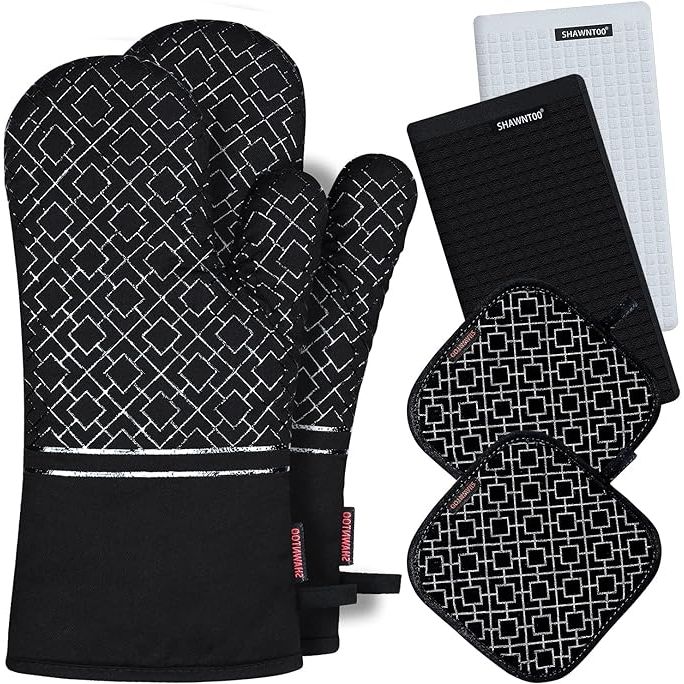 Oven mitts and pot holders are kitchen essentials that protect hands and surfaces from heat when handling hot dishes and cookware. This set of 6 pieces includes high heat resistant oven gloves and pot holders that can withstand temperatures up to 550 degrees Fahrenheit.