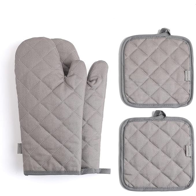 Protect your hands and countertops with this 4-piece set of high-quality cotton oven mitts and pot holders. Heat resistant up to 500 degrees Fahrenheit, these kitchen accessories provide a reliable barrier against hot pots, pans, and oven dishes.