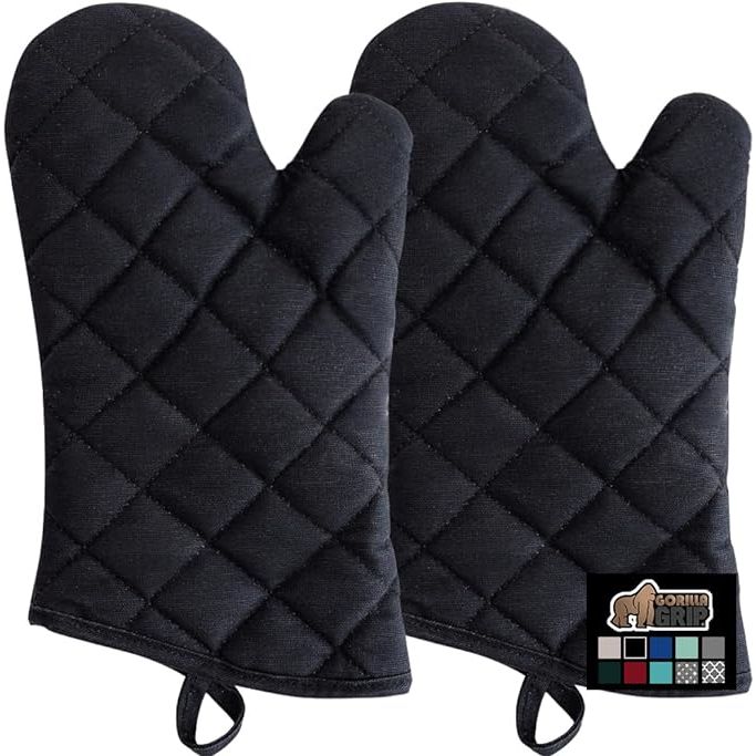 Upgrade your kitchen arsenal with the Gorilla Grip Heat Resistant Thick Cotton Oven Mitts Set. Crafted from heat-resistant thick cotton material, these mitts provide reliable protection against burns while handling hot pans and dishes. The soft quilted lining adds comfort and insulation, ensuring your hands stay safe from the heat.