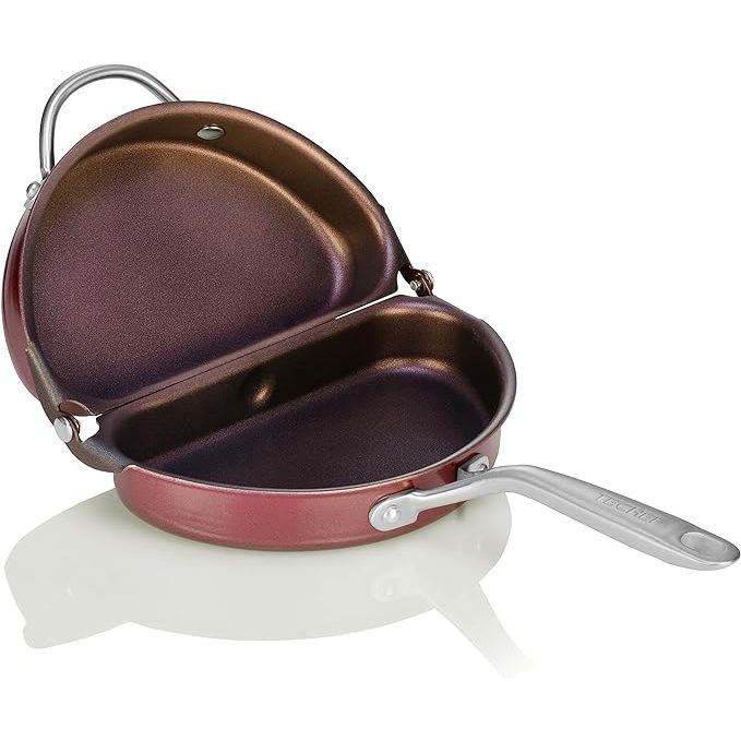 Elevate your breakfast game with the innovative TECHEF Frittata and Omelette Pan, masterfully crafted in Korea for culinary enthusiasts. This versatile pan, flaunting a chic purple finish, has been ingeniously engineered to simplify your favorite breakfast dishes from fluffy frittatas and perfect omelettes to golden-brown pancakes.