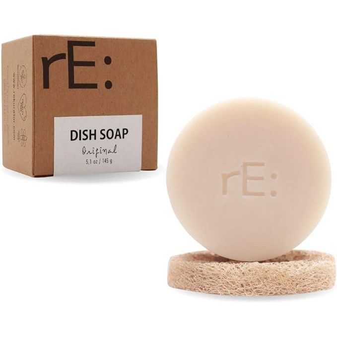 Introducing the ultimate kitchen companion – our Dish Washing Soap Bar with Loofah Holder, your eco-conscious solution to achieving spotless dishes. Crafted without palm oil, our dish soap bar proudly supports environmental preservation by avoiding an ingredient notorious for its role in deforestation and wildlife habitat loss.