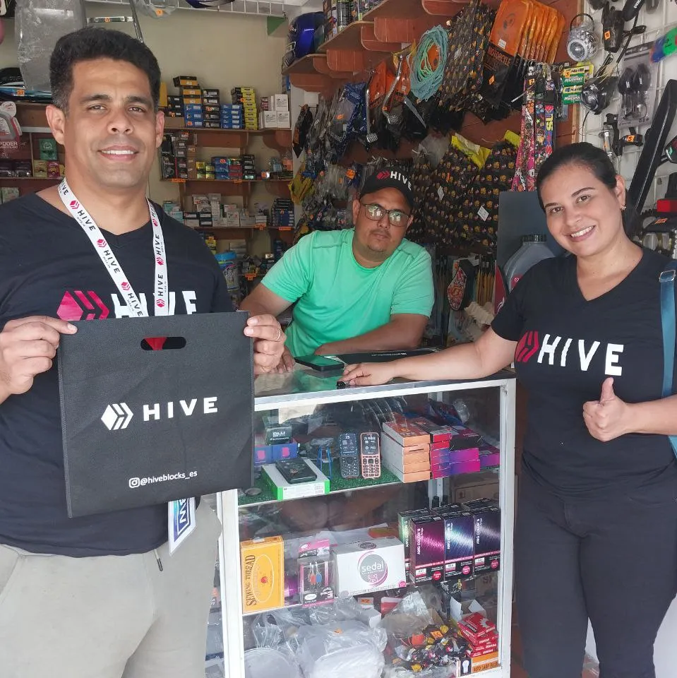 Primera tienda de repuestos para motos en aceptar Hive/HBD, aquí podrás adquirir cualquier tipo de repuestos para tu moto o bicicleta, desde llantas, mantenimiento a tu moto o bicicletas y una gran variedad de repuestos, aceites y más.