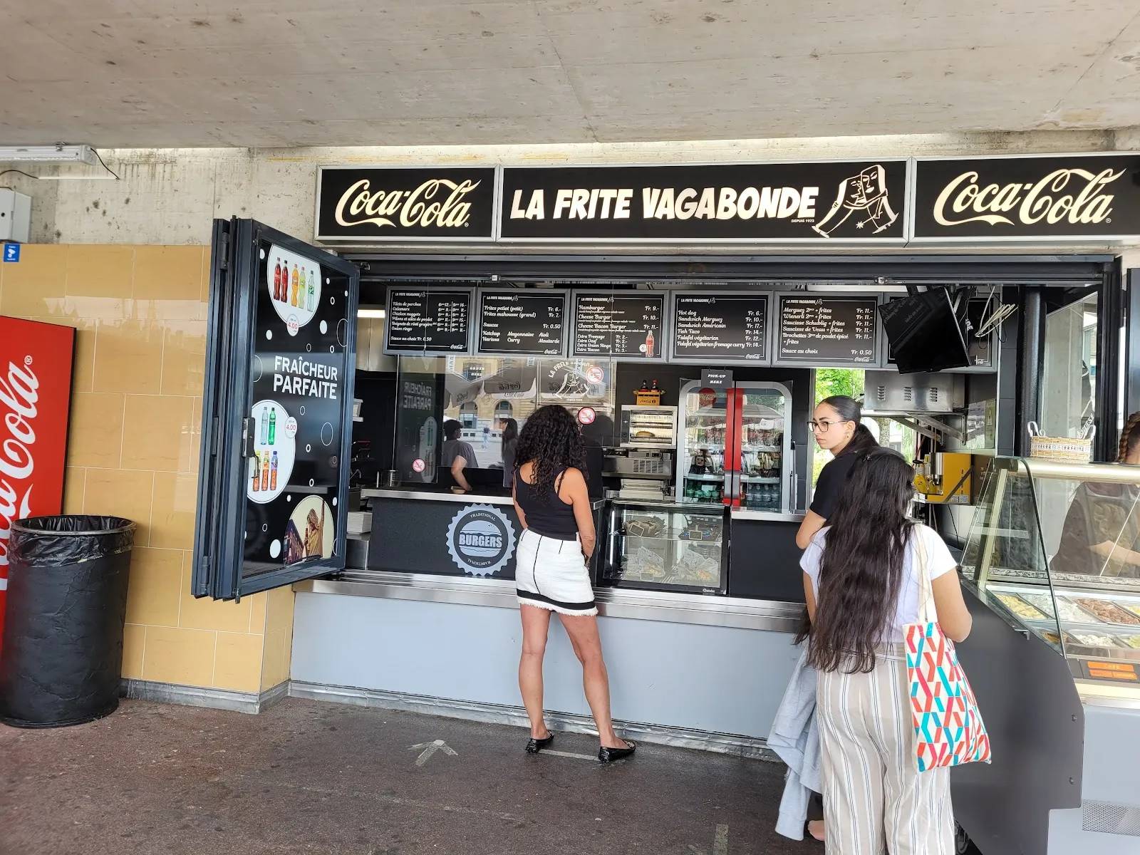 Food lovers seeking value will appreciate the well-priced fries that don't compromise on taste. However, diners should be mindful of the bold, hungry birds that might fancy a fry or two. La Frite Vagabonde, despite its understated appearance, stands out in the local food scene as a destination where quality, value, and friendly service converge to create a truly satisfying dining experience. Description by ChatGPT.