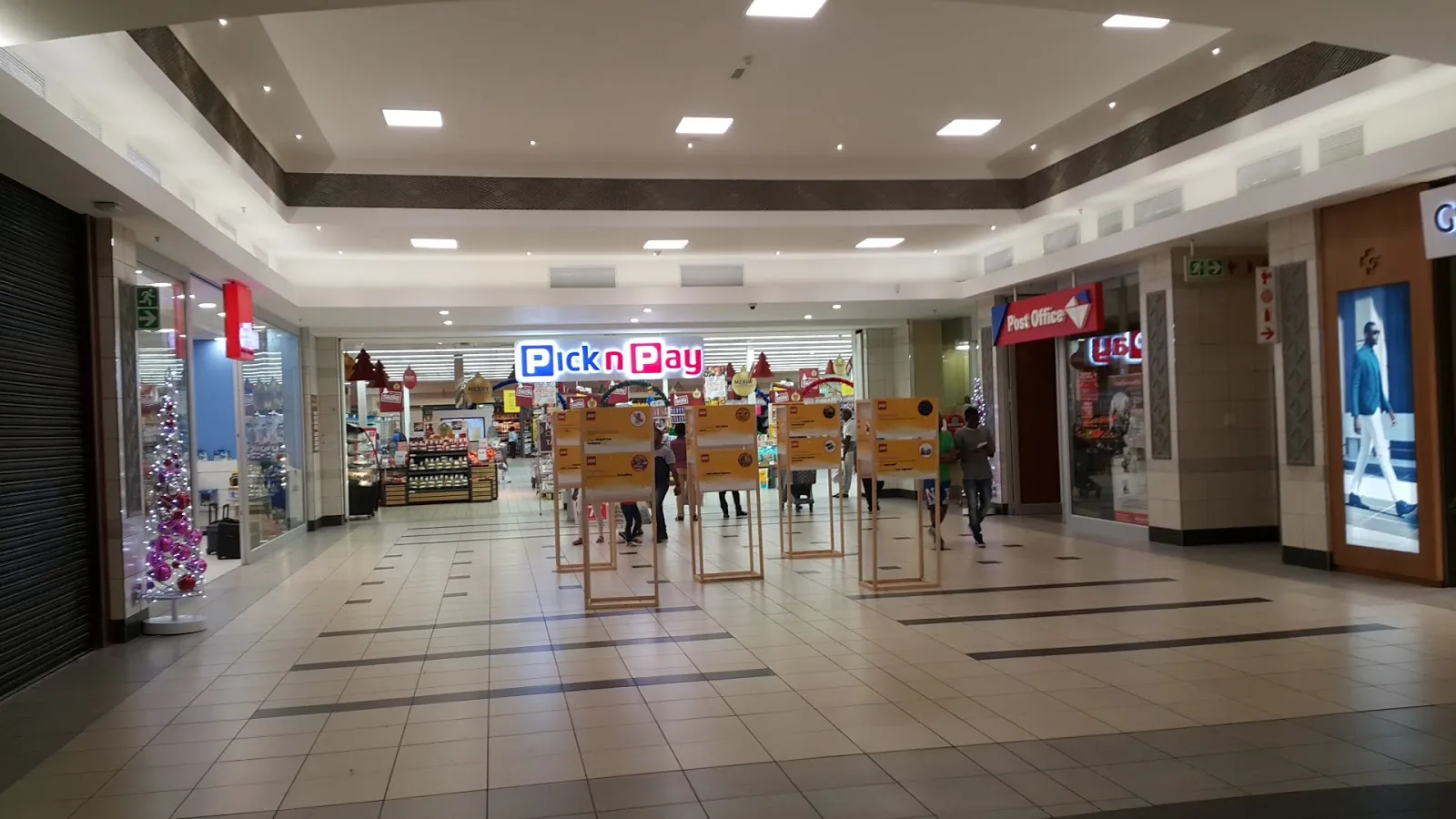 Pick n Pay Midlands Mall is a modern and inviting retail destination popular for its superbly renovated premises, offering customers a refreshing and organized shopping experience. The store takes pride in its exceptionally clean environment and a produce section that continually impresses with its array of fresh vegetables and fruits, showcasing their commitment to quality and freshness every day.
