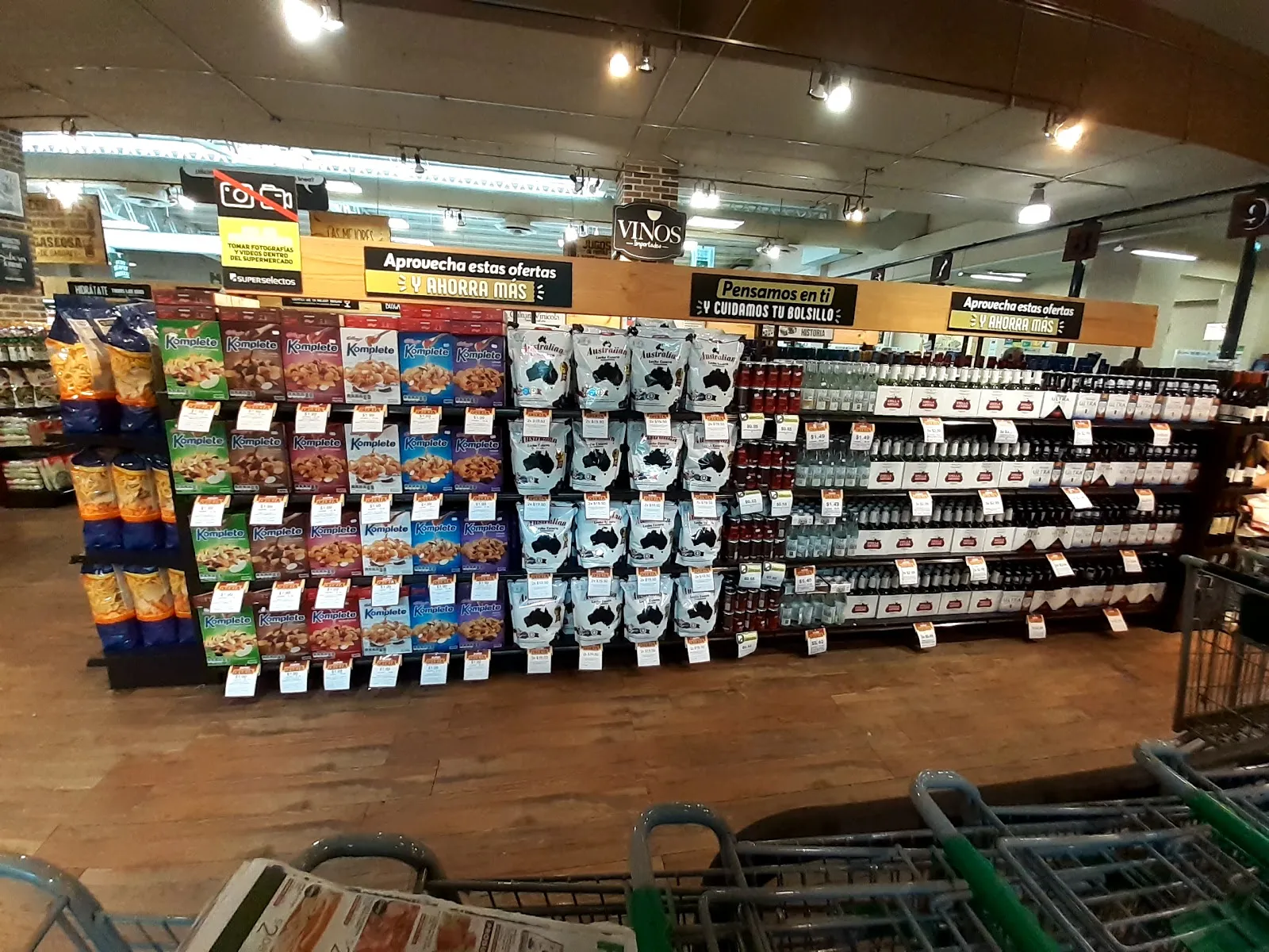 Super Selectos emerges as a premier destination for shoppers seeking a diverse range of high-quality products, with an emphasis on a rich assortment of Japanese specialties that satisfies the palates of adventurous food enthusiasts and cultural cuisine connoisseurs alike. Its supermarket heralds an amazing fruit and vegetable section, displaying an abundance of fresh, vibrant produce that invites a sense of market freshness to every visit.