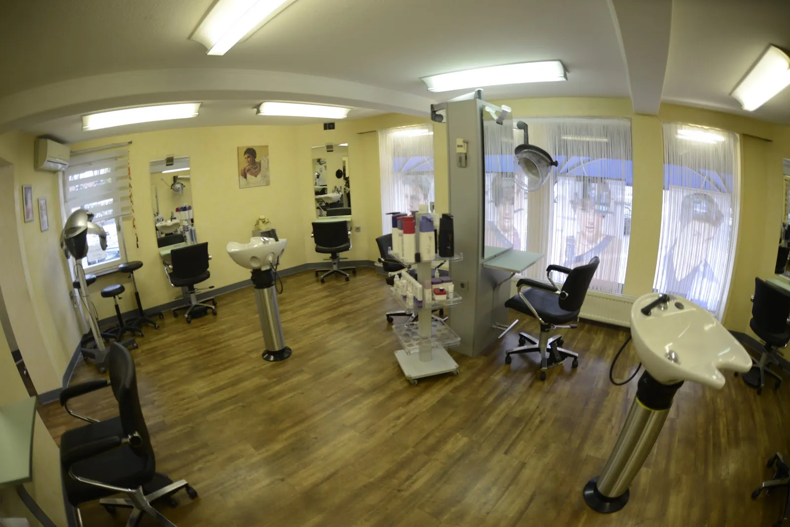 Professional competence is a cornerstone of Friseur Herzog's acclaim, with stylists like Marion receiving accolades for their meticulous attention to detail and ability to offer personalized, patient, and detailed consultations. The salon's adeptness in crafting tailored looks that resonate with their clients' preferences is evident in the glowing recommendations shared by those who've entrusted them with their hair care needs.