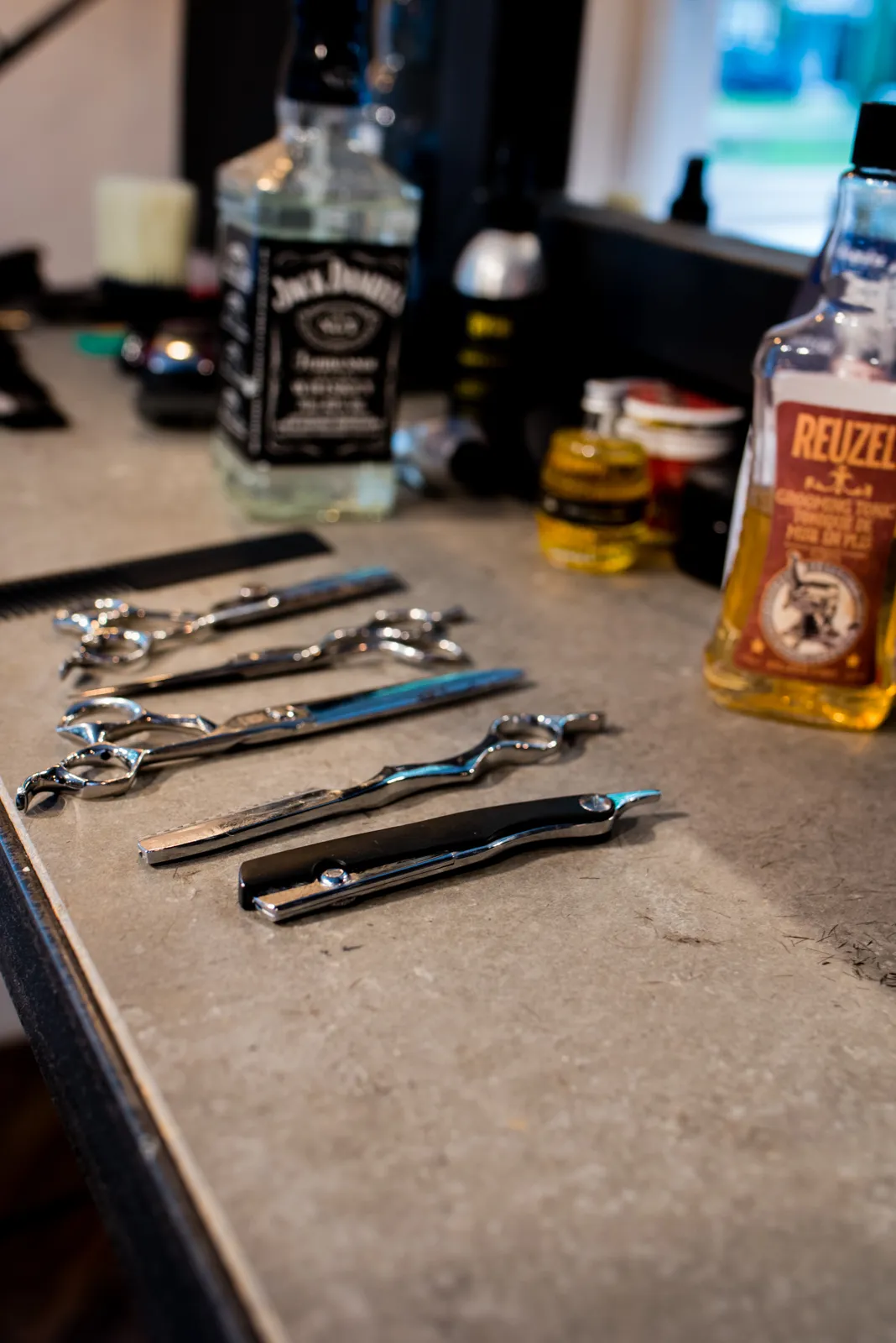 Praised for their precision and consistency, the barbers at Belcrum Barbershop are dedicated to offering personalized services that cater to individual styles and preferences, ensuring that clients leave with a haircut that complements their look and boosts their confidence. The highly skilled team, including the notable Karolina, stands out for both their professional expertise and their ability to engage in great conversation, all while providing valuable advice tailored to each client’s needs.
