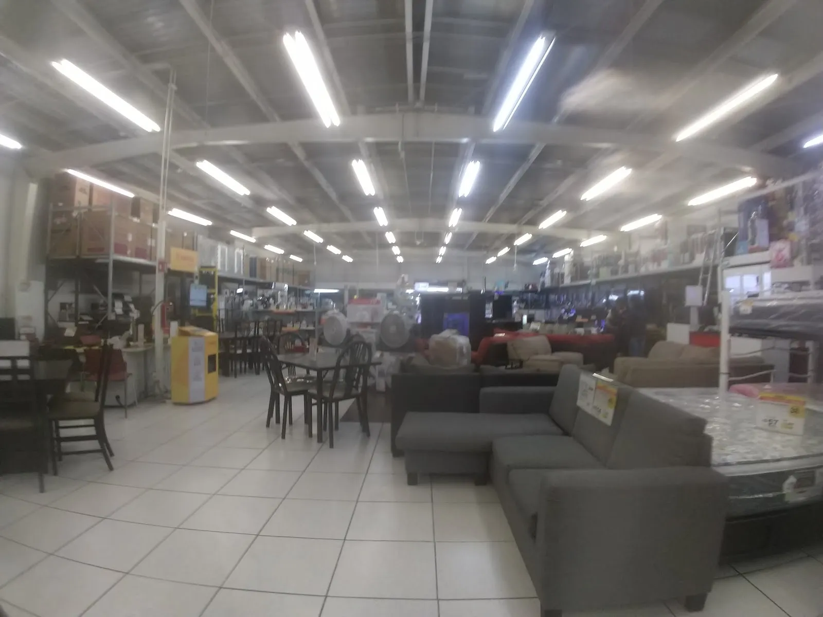 Elektra offers a dynamic and customer-friendly destination for a wide array of shopping experiences and financial services. It echoes with the hum of satisfied customers who find the atmosphere not just pleasant but super cool. Despite being a hub of activity, patrons can count on a personal and exclusive touch as they engage with the services, be it for their mobility needs with scooters and motorcycles or for the advantageous perks like notable bonuses. The well-curated product selection and the opportunity to make payment subscriptions seamlessly add to the streamlined experience.
