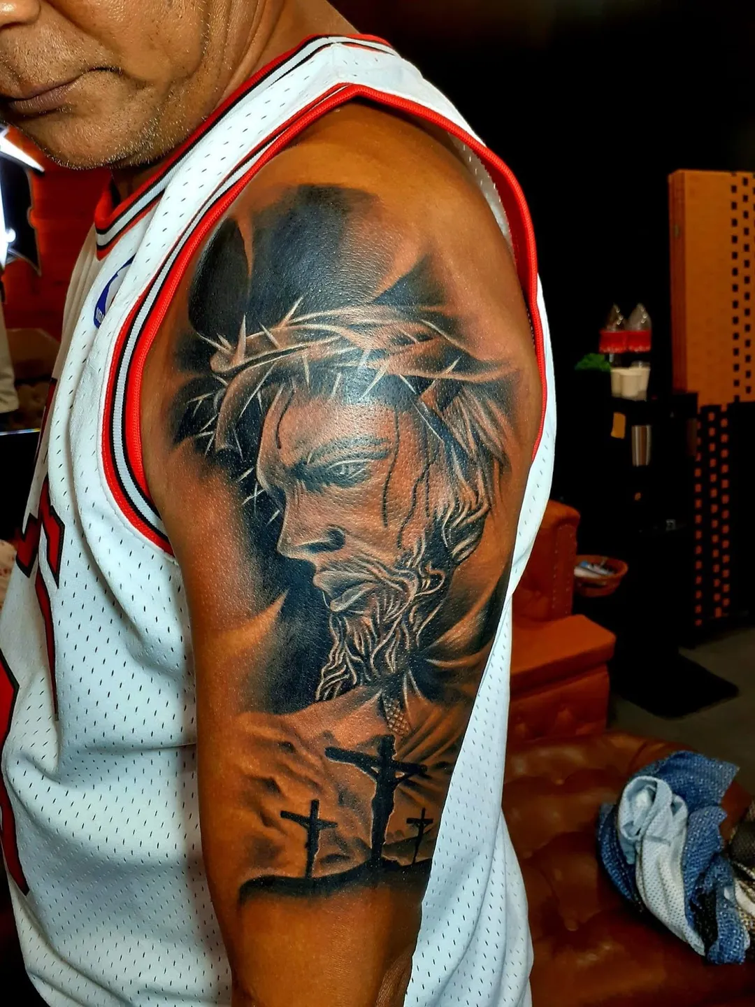 Specializing in a variety of styles and techniques, we thrive on bringing your creative ideas to life, whether it's integrating complex zodiac signs or crafting a unique, personal motif. Our streamlined process ensures there's minimal wait time, from design editing right through to the moment you settle into the artist's chair.