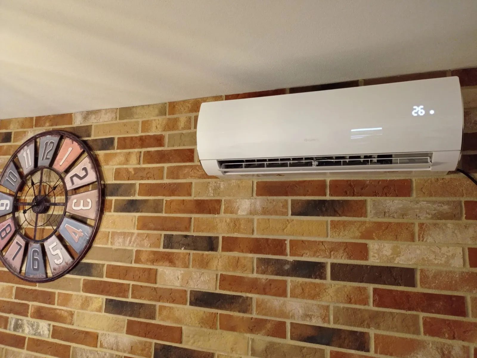 The team distinguishes itself through its expertise and the use of advanced techniques, ensuring that every installation is completed smoothly and to the highest standard. The punctuality they exhibit, adhering strictly to scheduled appointments, is consistently praised by customers, reflecting the company's respect for clients' time and schedules.