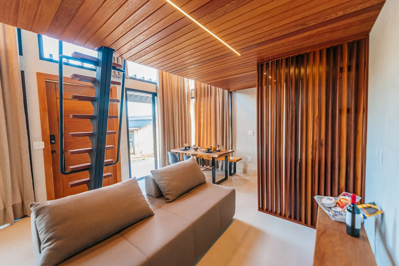 Families and individuals seeking relaxation will find solace in the charming swimming pool, thoughtfully warmed by an eco-friendly solar system. The pool design includes a thoughtful "beach" area, perfect for children or those preferring a more gradual descent into the crystal-clear water.