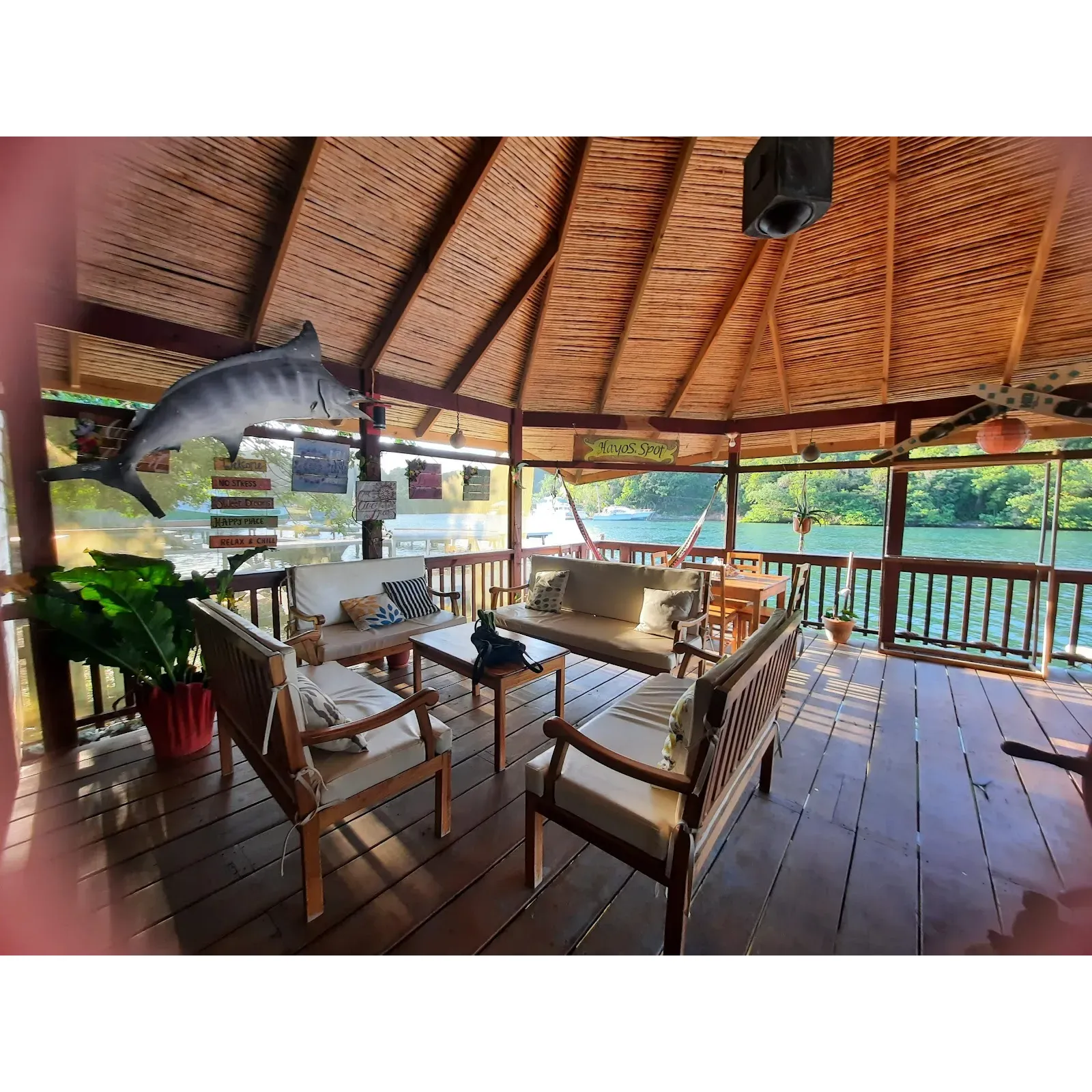 Accessible primarily by boat, which adds a sense of adventure to the dining experience, On the Rocks Restaurant is conveniently located for those exploring the area via mangrove tours or seeking an independent getaway with water taxis from Jonesville. 