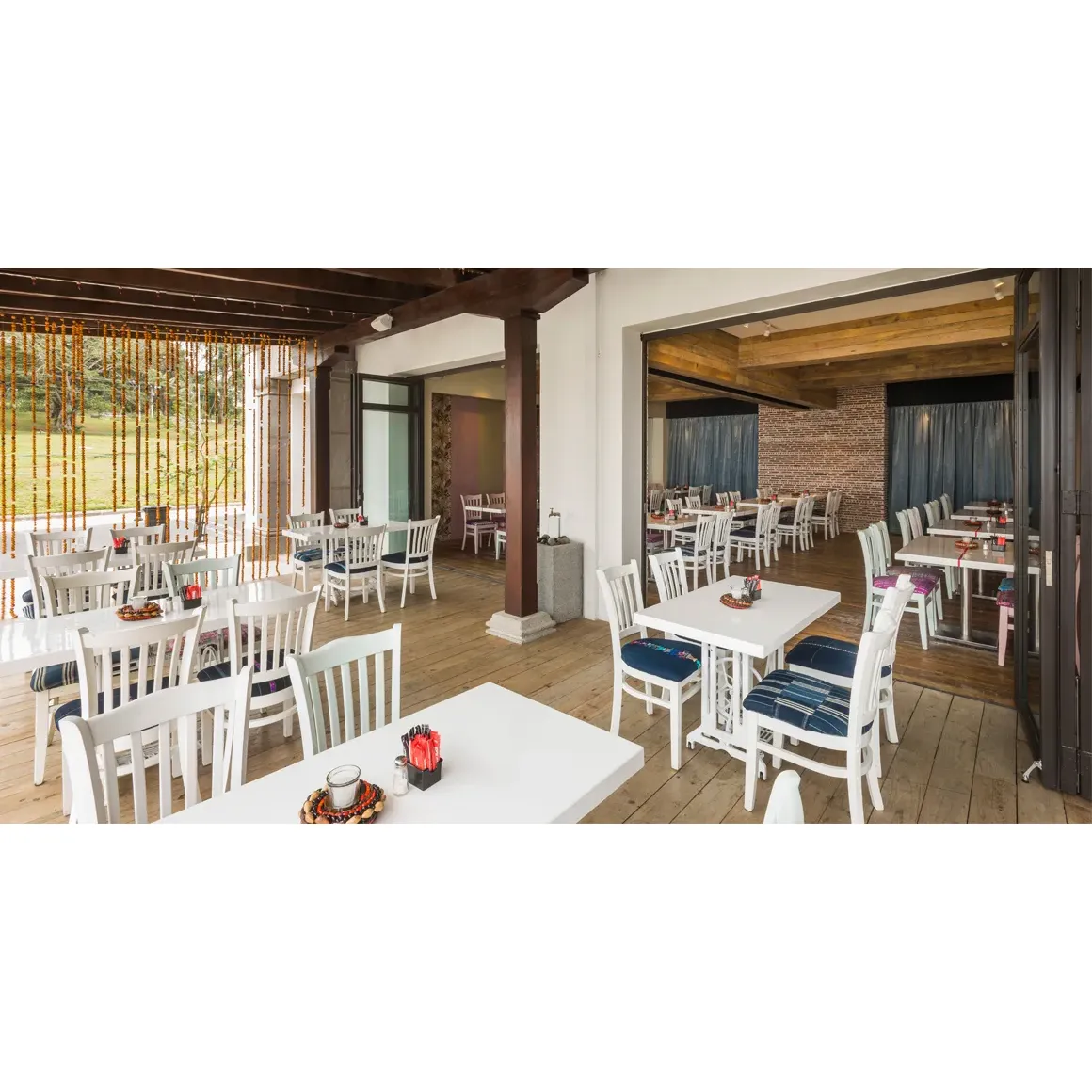 Whether it’s the remarkable burgers, a dedication to culinary innovation, or the inviting setting, Saúl Bistro • Cayalá stands out as a gastronomic gem that consistently offers memorable experiences to all who walk through its doors. Description by ChatGPT.