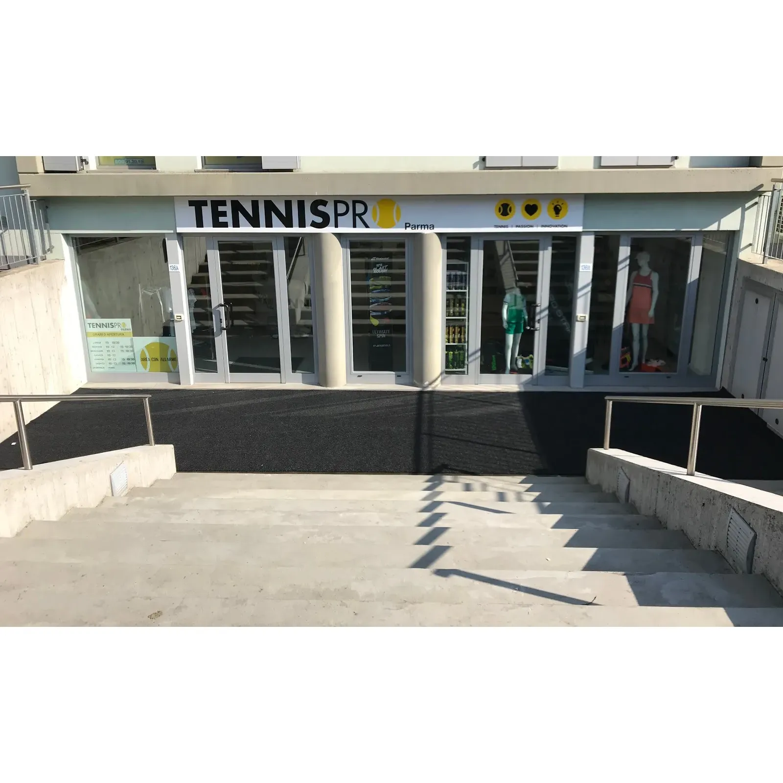 In essence, Tennispro Parma provides a comprehensive and pleasant shopping experience, solidifying its reputation as a point of reference in the tennis community. Customers leave the store not only with their physical equipment enhanced but also with their expectations surpassed by the attentive and kind service offered by the Tennispro Parma team. Description by ChatGPT.