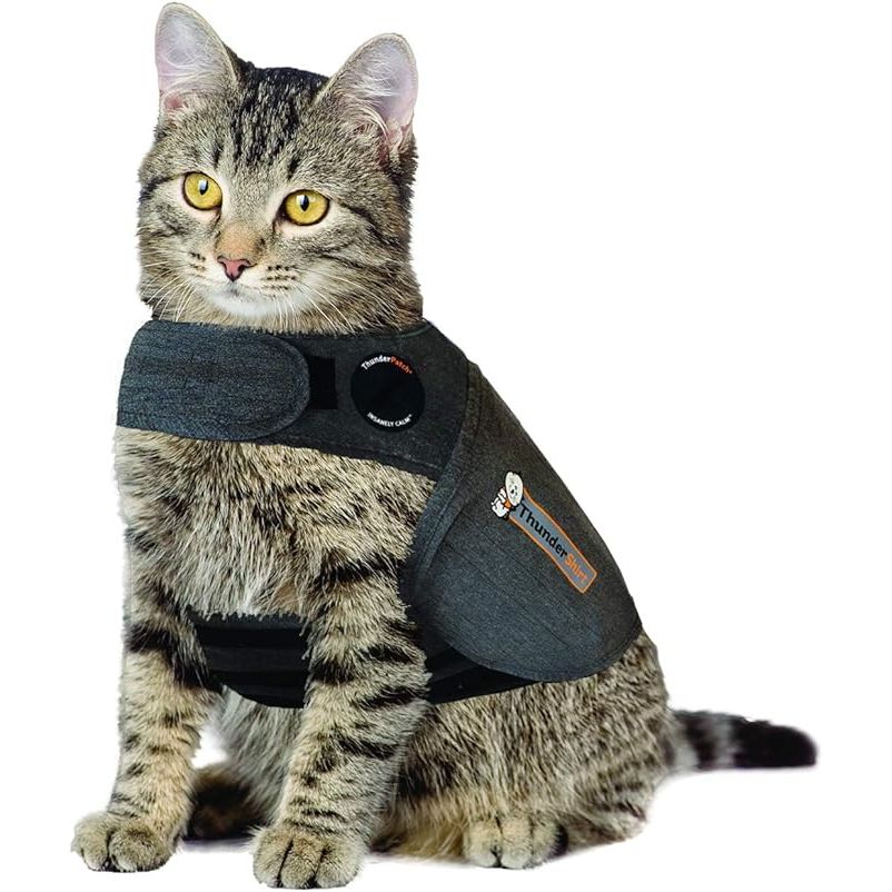 The Thundershirt Classic Cat Anxiety Jacket in Heather Gray is designed to help calm and comfort cats who experience anxiety or stress. This medium size is suitable for cats weighing between 9 to 13 pounds.